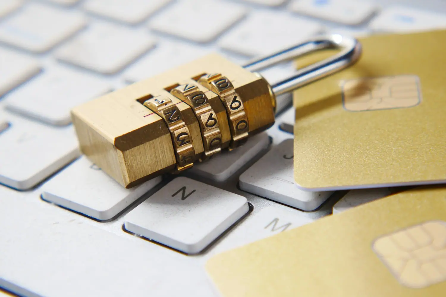 Które zabezpieczenia bankowości online są niezbędne